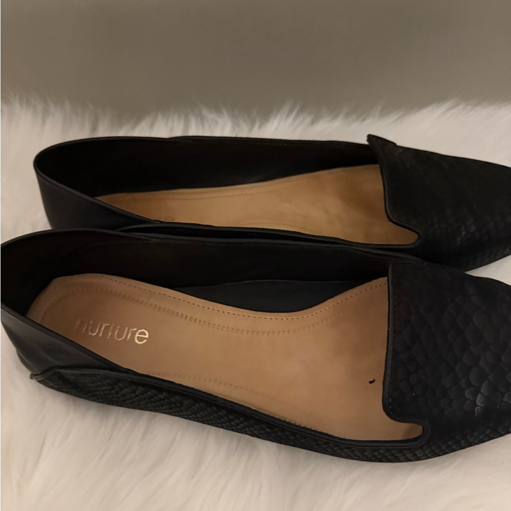 Black Women's Flats